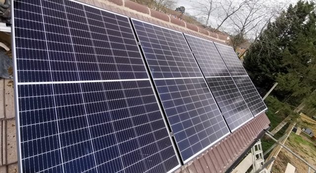 Solar pv panels Reading